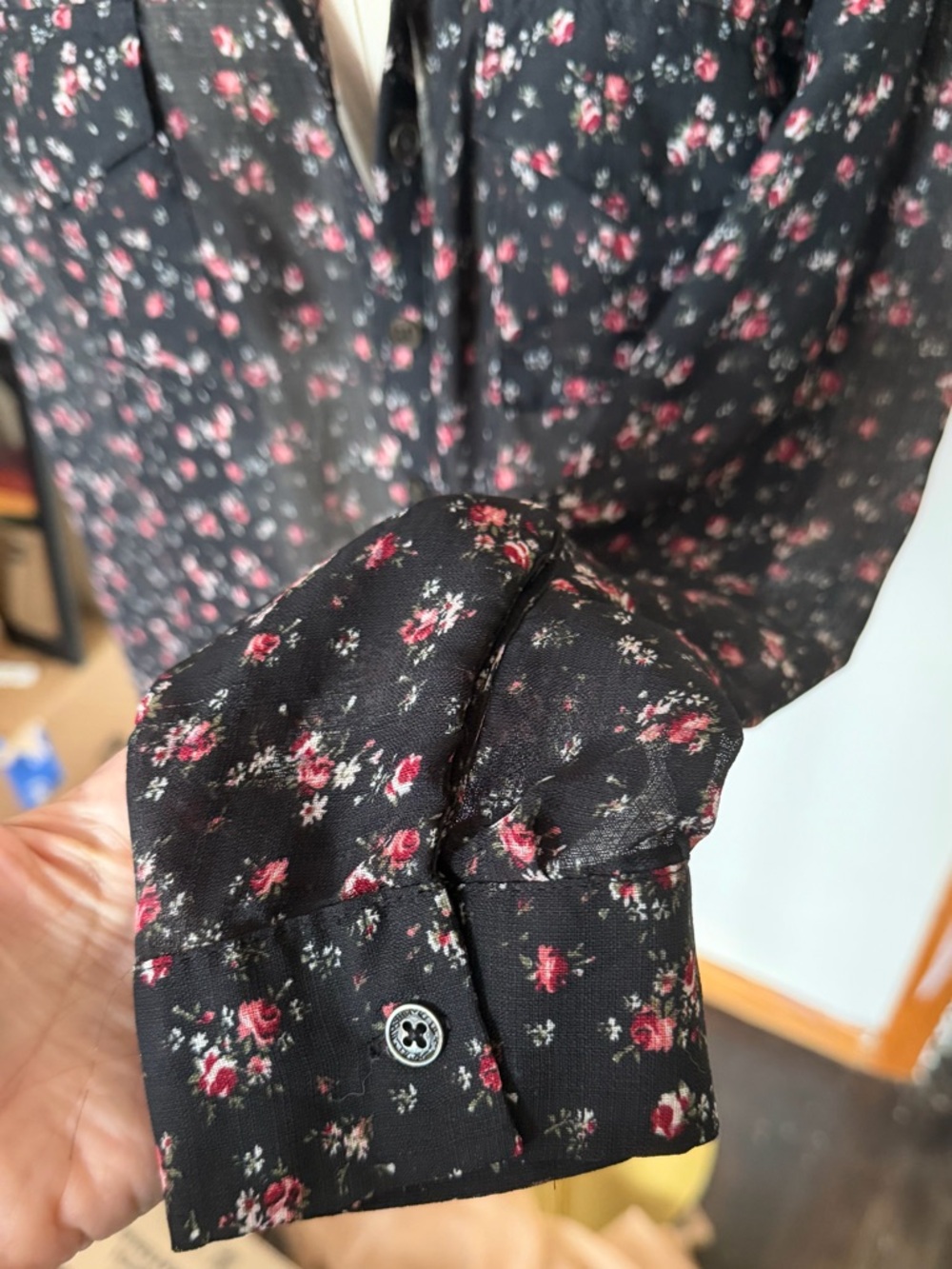 💐Wild Fable Black Sheer Button-Up Blouse with Pink Floral Print - Picture 4 of 5